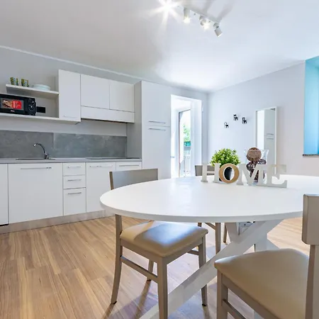 Allevi - La Maison Apartmán Cantù